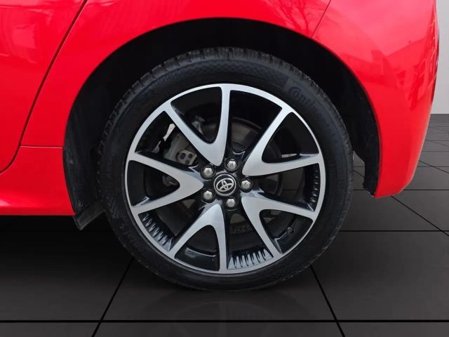 Toyota Yaris Hatchback Hybride VVT-i