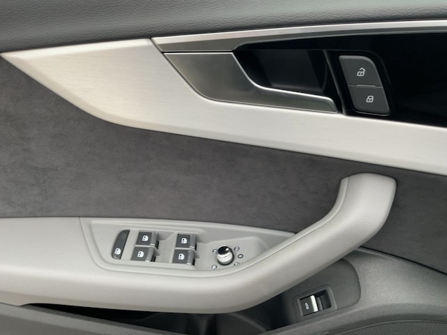 Audi A4 40 TFSI Avant Quattro S-Line S-Tronic