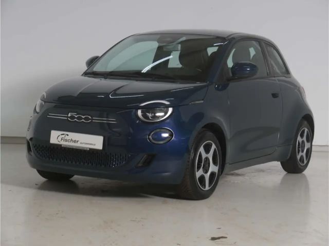 Fiat 500e Action