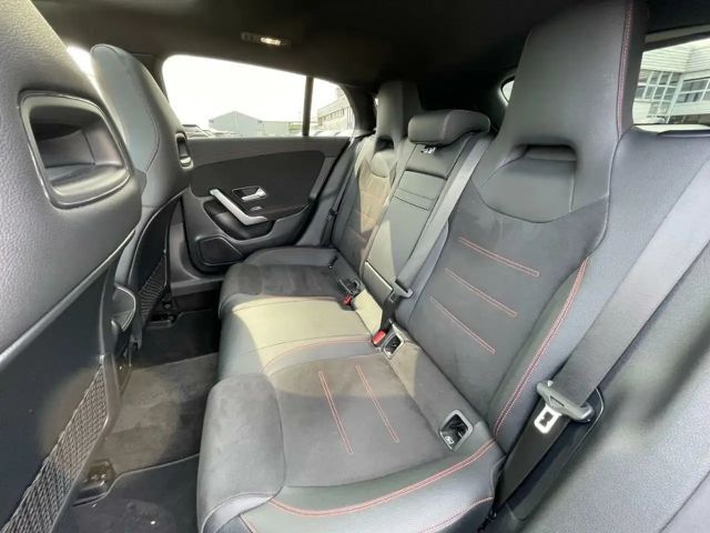 Mercedes-Benz CLA 200 AMG Line Shooting Brake