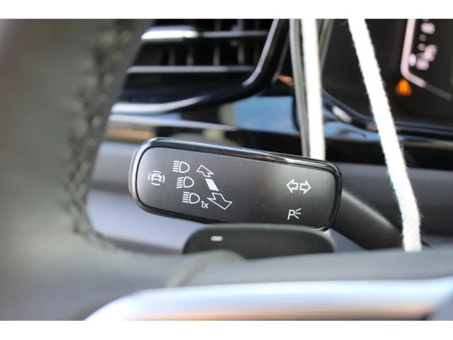 Volkswagen T-Roc IQ.Drive R-Line