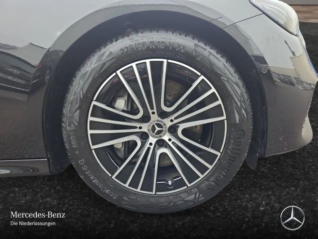 Mercedes-Benz E 200 AVANTGARDE Sedan