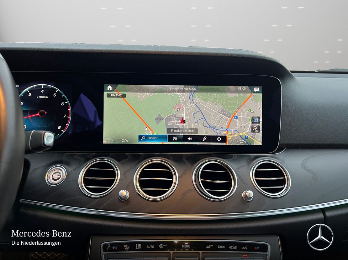 Mercedes-Benz E 200 4MATIC Sedan