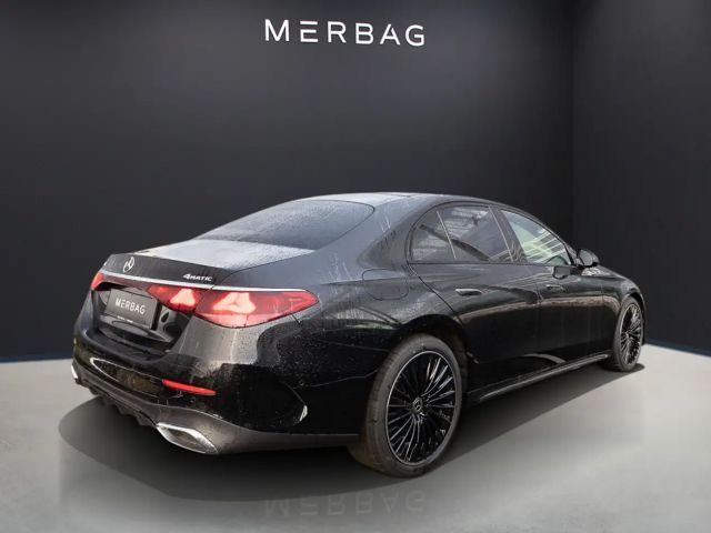 Mercedes-Benz E 200 4MATIC Sedan