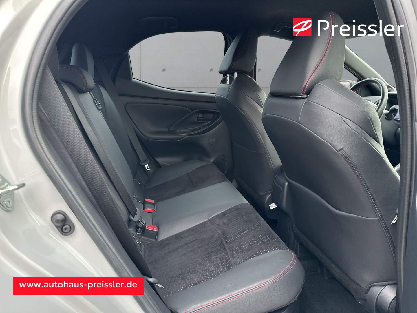 Toyota Yaris 5-deurs Bi-Tone GR