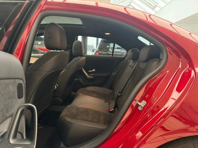 Mercedes-Benz A 180 AMG Line