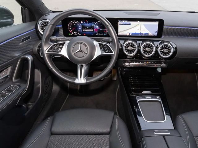 Mercedes-Benz A 200 Hatchback