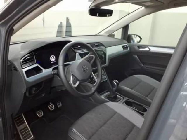 Volkswagen Touran Goal 1.5TSI LED Navi RFK ACC SHZ 7-Sitzer