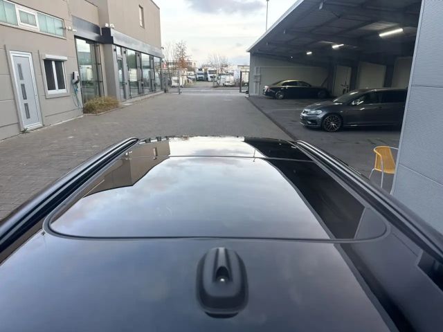 MINI Cooper Cooper Aut. Essential Trim Head-Up HiFi LED Pano