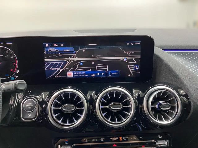 Mercedes-Benz GLA 200 AMG Line