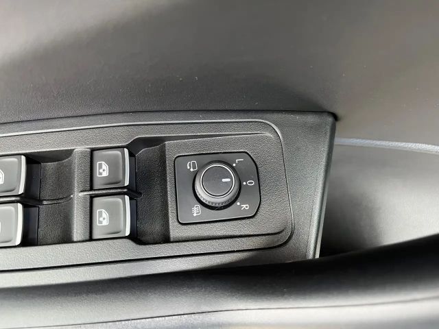 Volkswagen T-Roc 1.5 TSI DSG R-Line