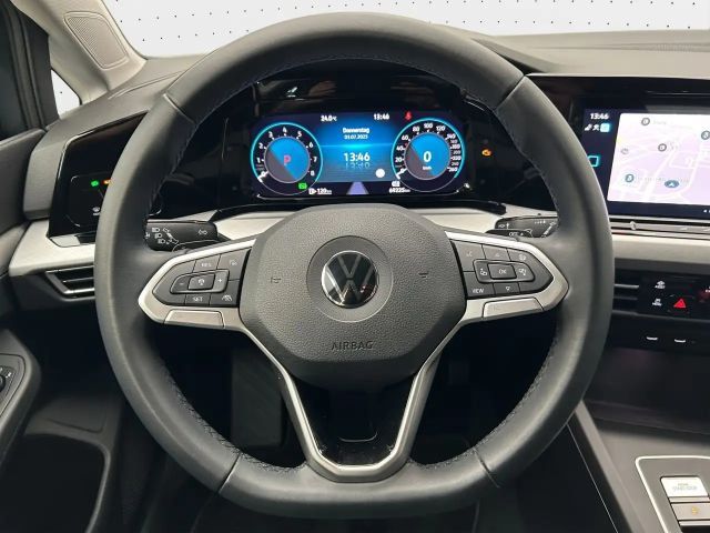 Volkswagen Golf DSG Life Variant e-Golf