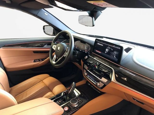 BMW 530 530d Luxury Line Sedan xDrive