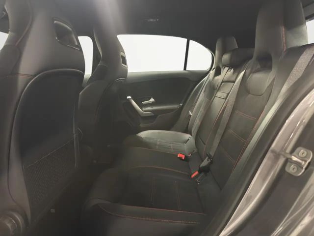 Mercedes-Benz A 200 AMG Line