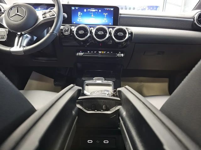 Mercedes-Benz A 180 Progressive