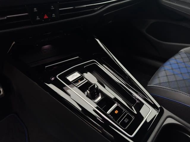 Volkswagen Golf 2.0 TSI DSG