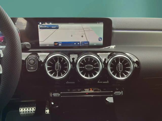 Mercedes-Benz A 180 AMG Line