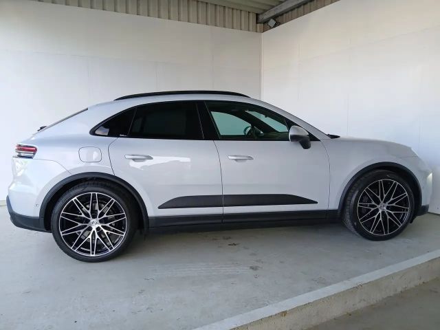 Porsche Macan 4