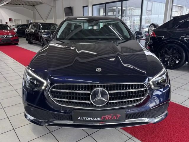 Mercedes-Benz E 220 AVANTGARDE E 220 d Sedan