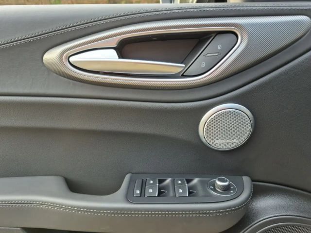 Alfa Romeo Giulia Q4