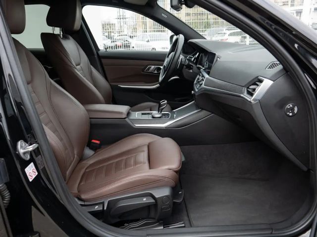 BMW 320 320d M-Sport Sedan