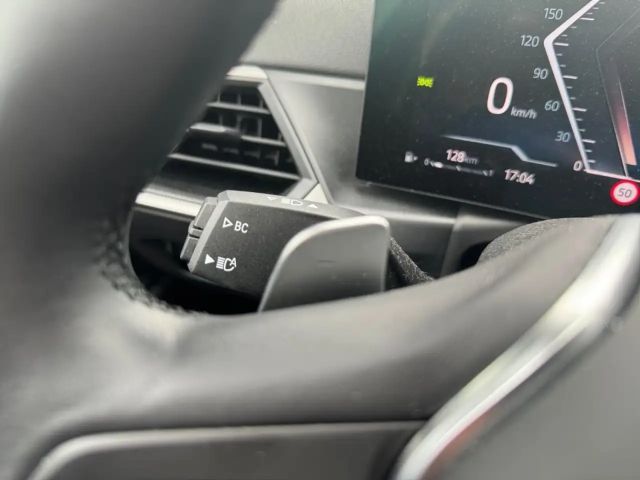 BMW 318 iAT  +HUD+ADAPTIVE-LED+ACC+NAVI+SHZ+DAB+MFL+