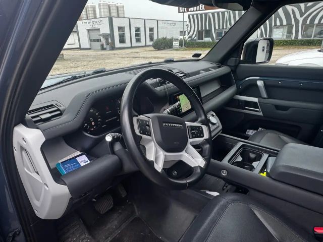 Land Rover Defender 110 Dynamic SE