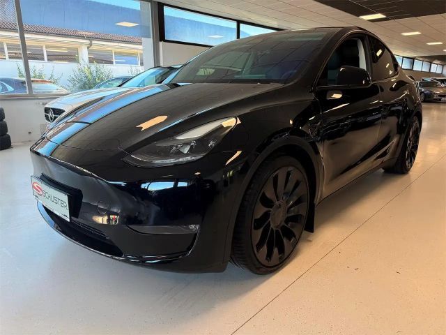 Tesla Model Y AWD Performance