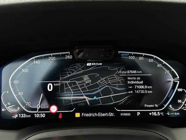 BMW 330 330e M-Sport xDrive