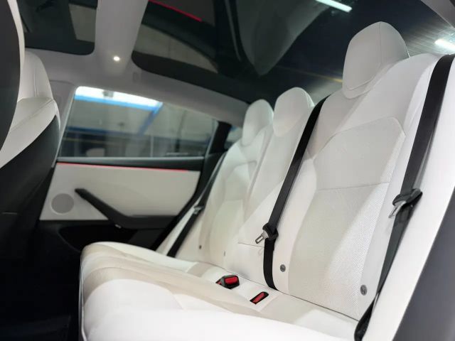 Tesla Model 3 AWD Long Range