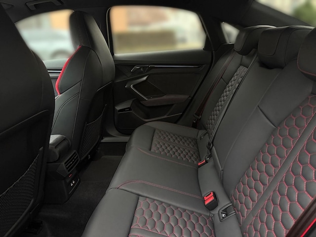 Audi RS3 Quattro S-Tronic Sedan