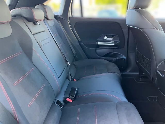 Mercedes-Benz EQA 300 4MATIC AMG Line