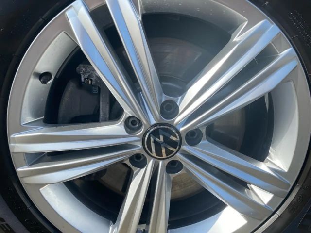 Volkswagen Tiguan 2.0 TSI R-Line Style