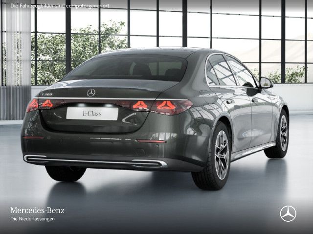 Mercedes-Benz E 200 Sedan
