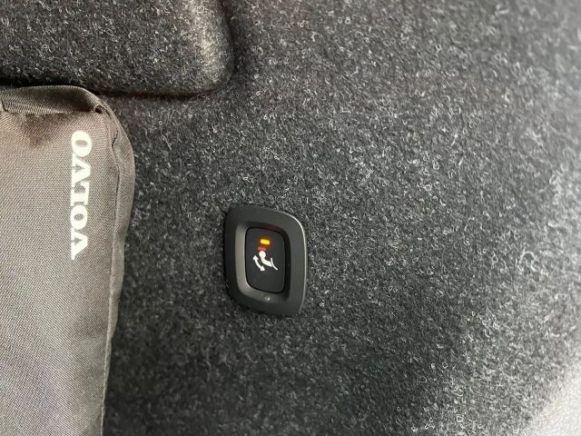 Volvo XC40 Core Recharge