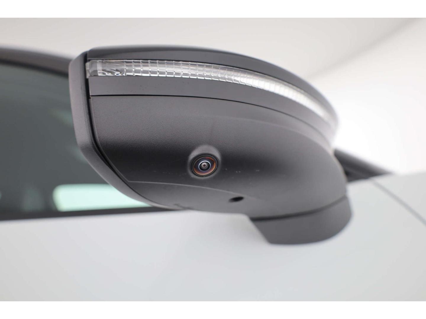 Volkswagen T-Roc 1.5 eTSI R-Line Style