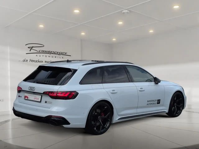 Audi RS4 Comp.+ Matrix ACC HuD Pano RS-AGA