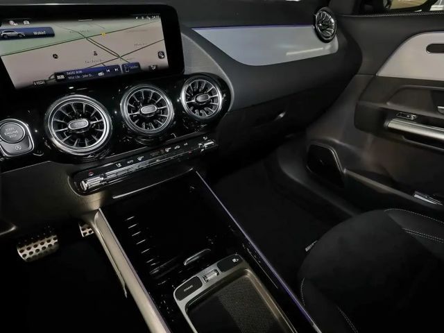 Mercedes-Benz GLA 220 4MATIC AMG Line