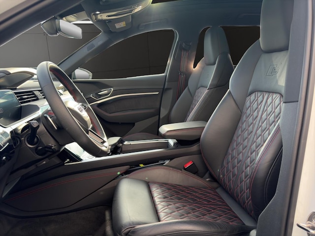 Audi Q8 e-tron 55 Quattro S-Line