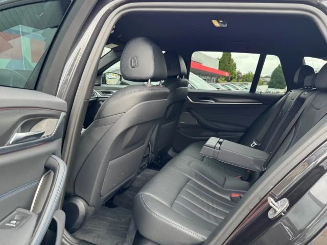 BMW 540 540d M-Sport Touring xDrive