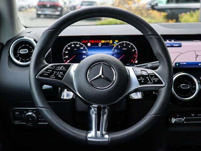 Mercedes-Benz B 200 Progressive Sedan