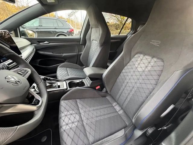 Volkswagen Golf 1.5 TSI R-Line