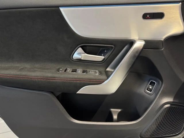 Mercedes-Benz A 250 A 250 e AMG Line