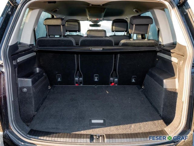 Volkswagen Touran 1.5 TSI DSG IQ.Drive R-Line