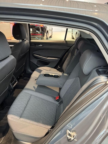 Volkswagen Golf 1.5 eTSI DSG