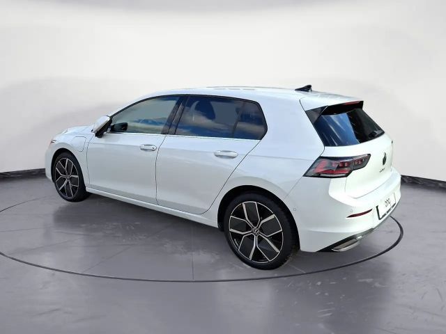 Volkswagen Golf DSG Style eHybrid