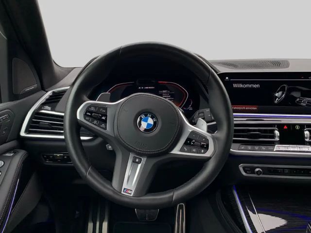 BMW X7 M50i