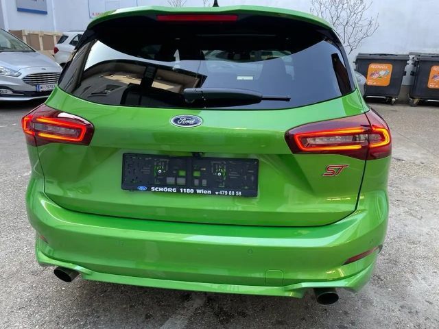 Ford Focus ST Line