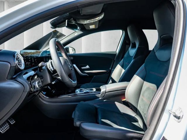 Mercedes-Benz A 200 AMG Line