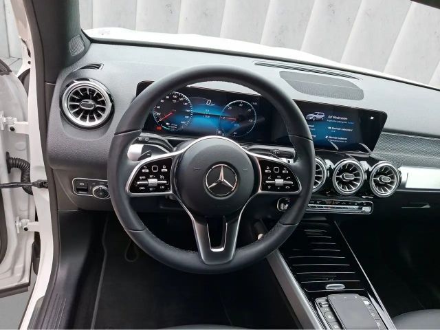Mercedes-Benz EQB 300 4MATIC AMG Line